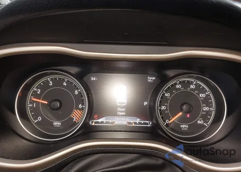 2015 Jeep Cherokee Limited z USA, uszkodzony, nr VIN 1C4PJMDB6FW512575